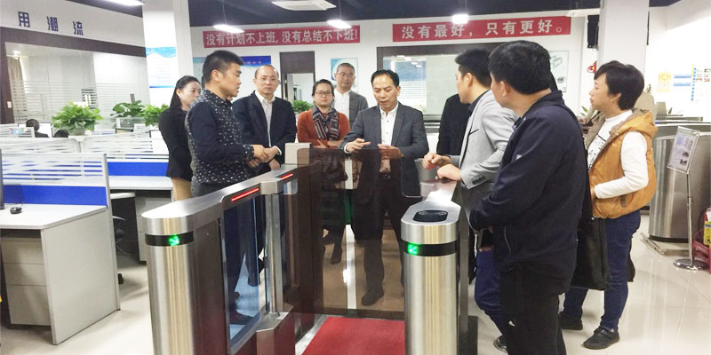 擺閘,三輥閘,速通閘,旋轉(zhuǎn)閘,平移閘,一字閘,人臉識別，