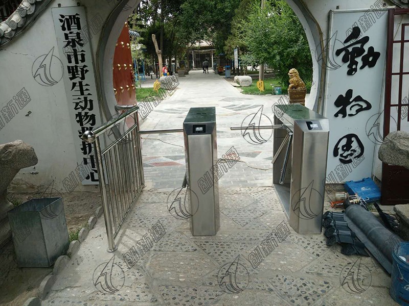 擺閘,三輥閘,速通閘,旋轉(zhuǎn)閘,平移閘,一字閘,人臉識(shí)別，