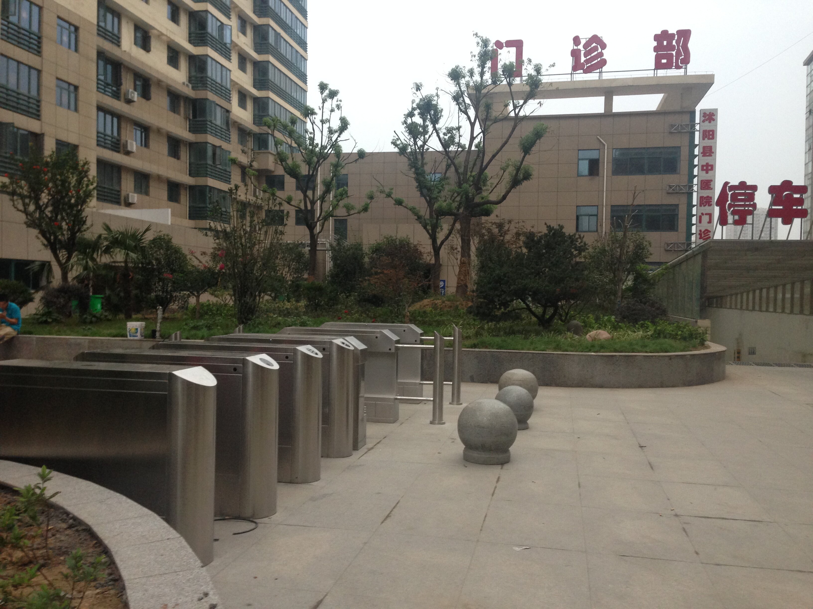 擺閘,三輥閘,速通閘,旋轉(zhuǎn)閘,平移閘,一字閘,人臉識別，
