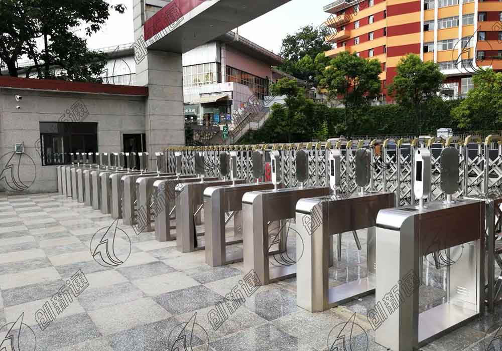 人臉識(shí)別無(wú)刷三輥閘中車貴陽(yáng)車輛案例-創(chuàng)新通